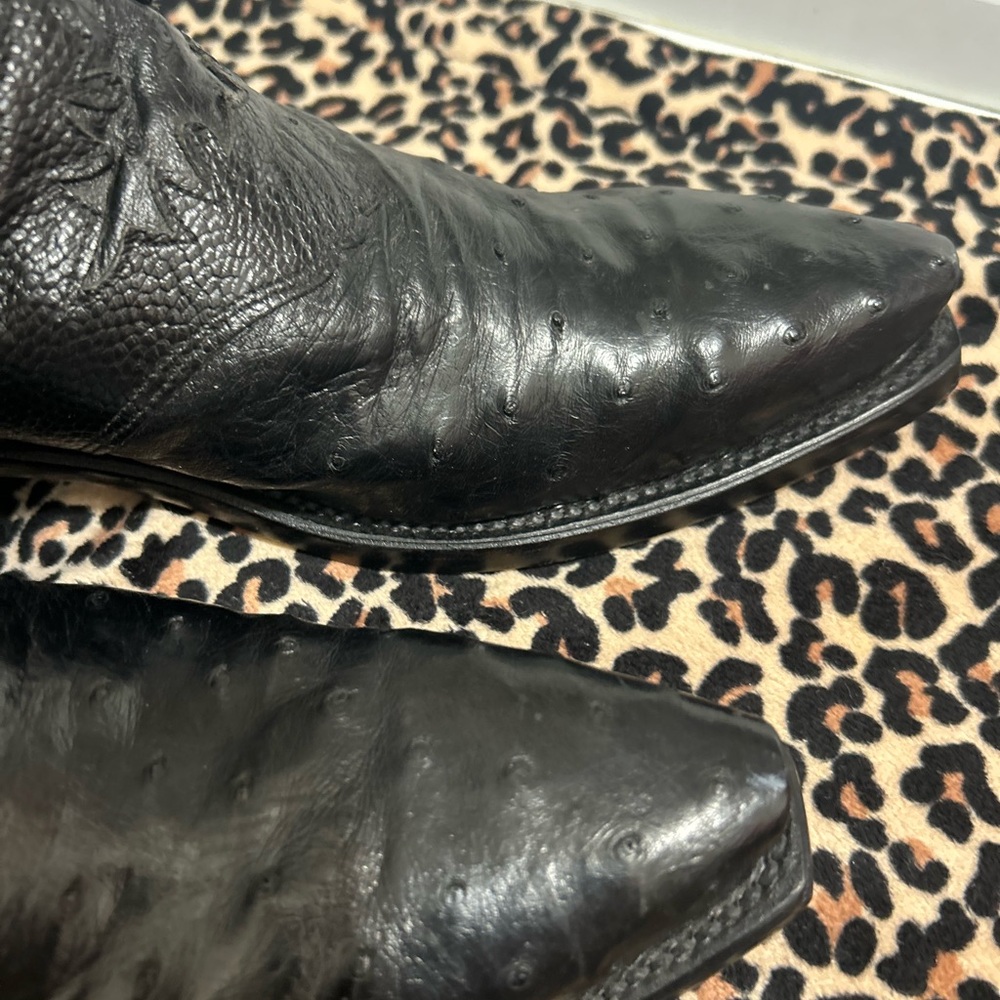 Gorgeous Lucchese  Ostrich leather and embroidered boots  size 81/2 unworn - Picture 2 of 15